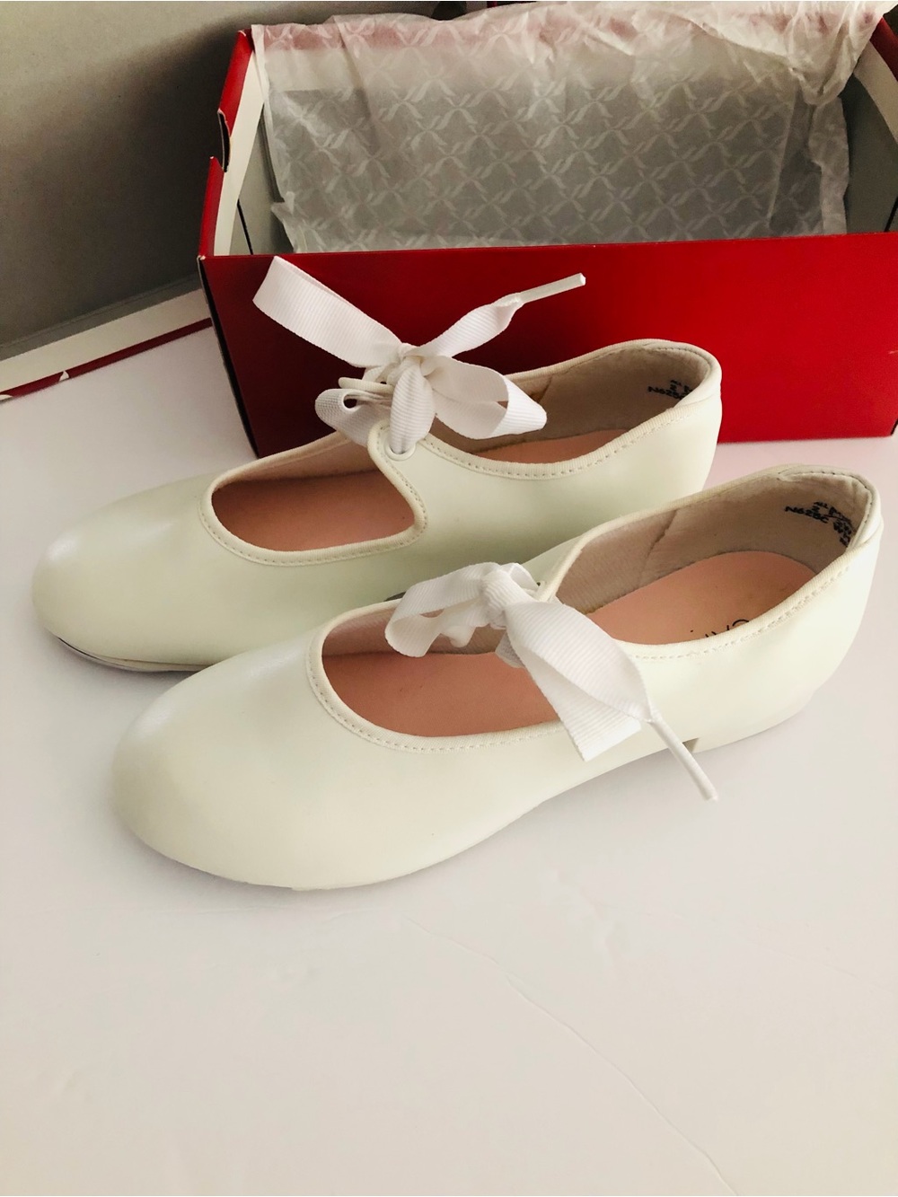 Capezio Jr. Tyette White Tap Shoes Girls Size 2.5W Ribbon Tie N625C